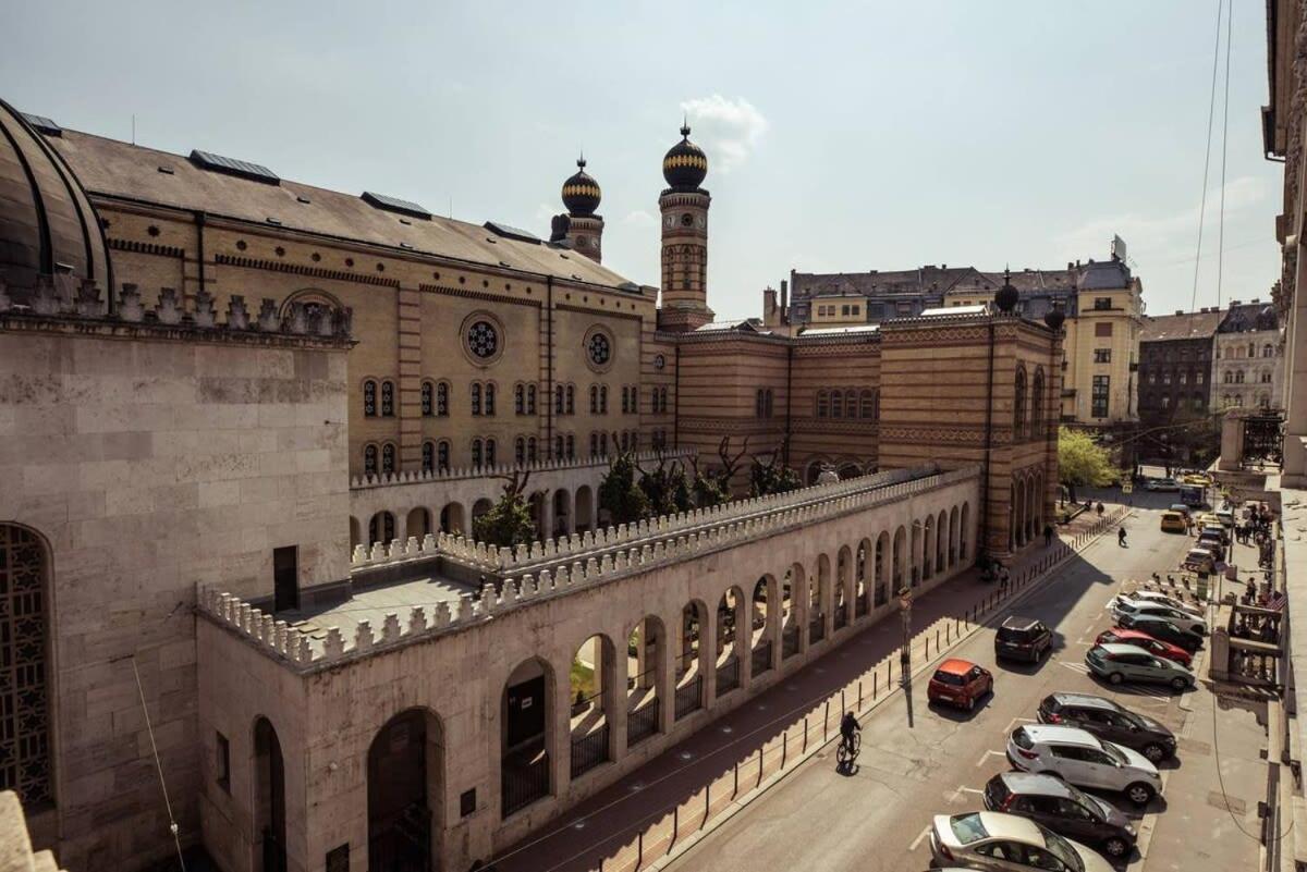 New A C Studio With View Of The Synagogue Boedapest Buitenkant foto
